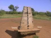 Grenzstein Kenya - Tansania