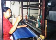 Handwerk: Seidenweberin