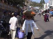 Buntes Treiben in Nui Sam